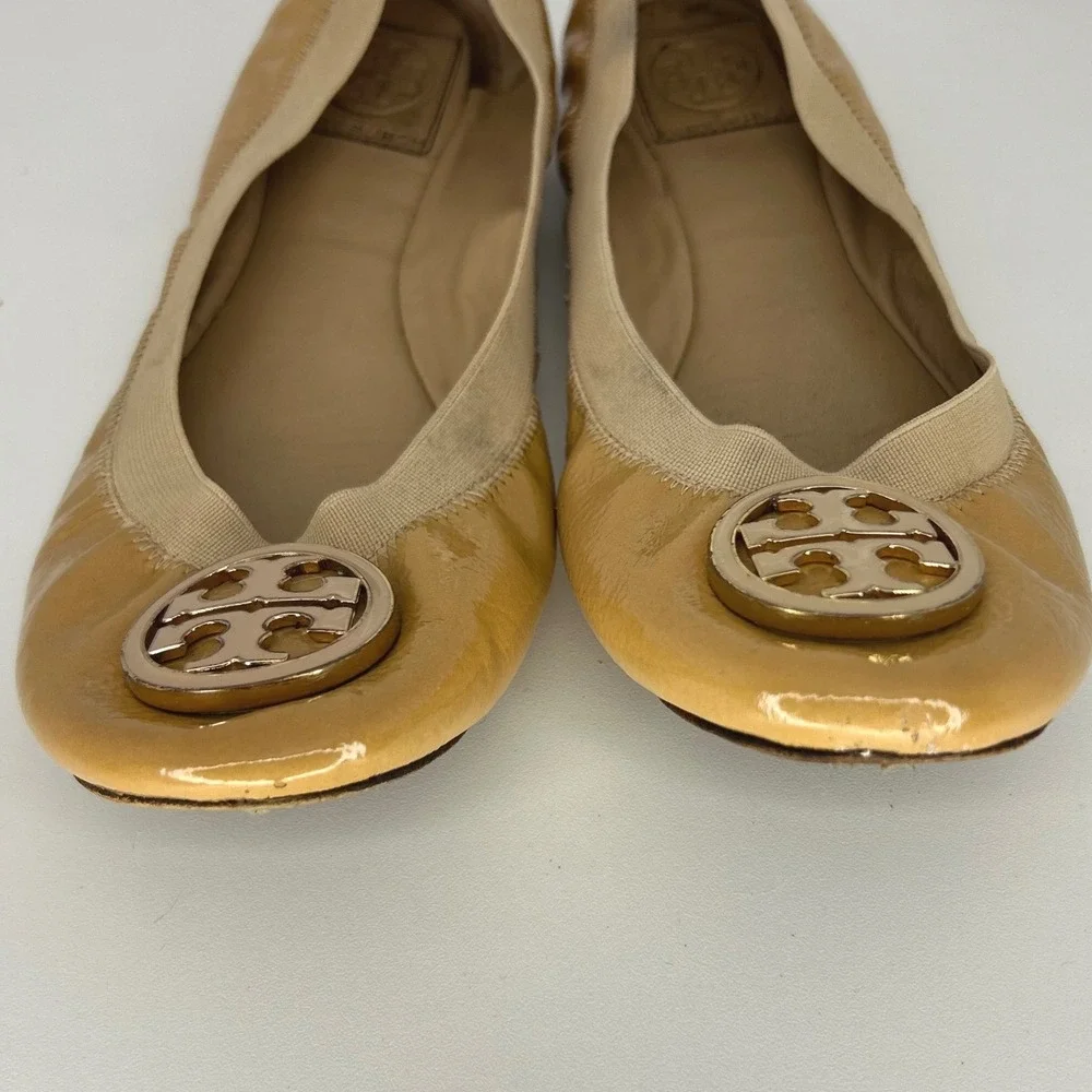 Tory Burch Quiet Luxury Reva‎ Ballet Flats 8M Tan Patent Leather Logo